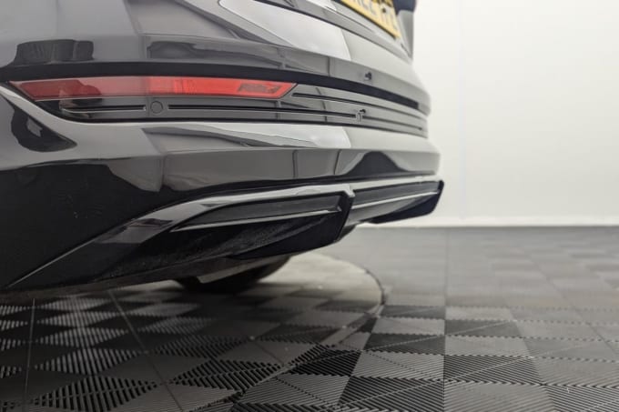 2025 Audi E-tron