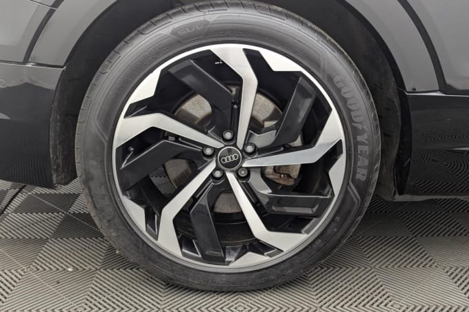 2025 Audi E-tron