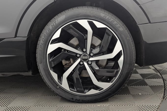 2025 Audi E-tron
