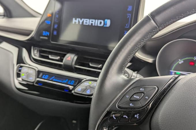 2025 Toyota C-hr