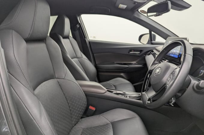 2025 Toyota C-hr