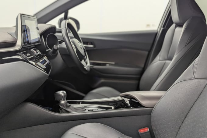 2025 Toyota C-hr