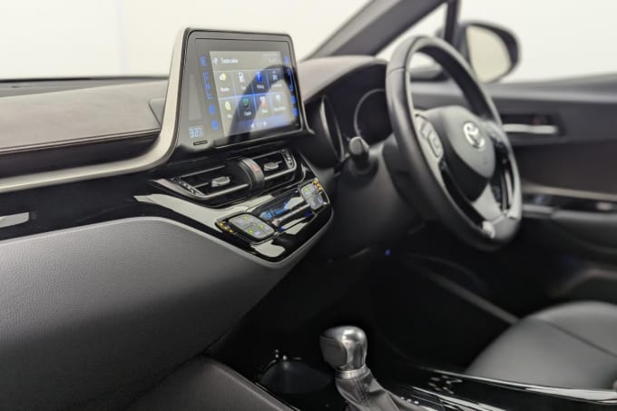 2025 Toyota C-hr