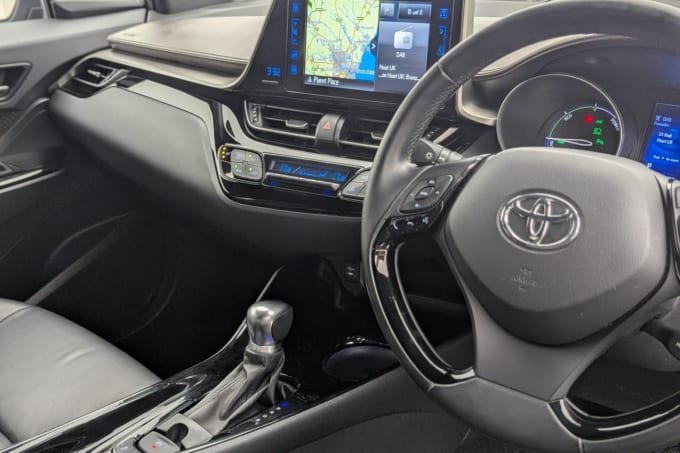 2025 Toyota C-hr