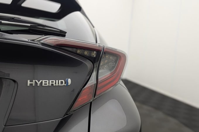 2025 Toyota C-hr