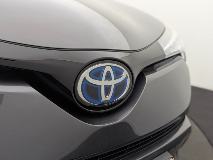 2025 Toyota C-hr