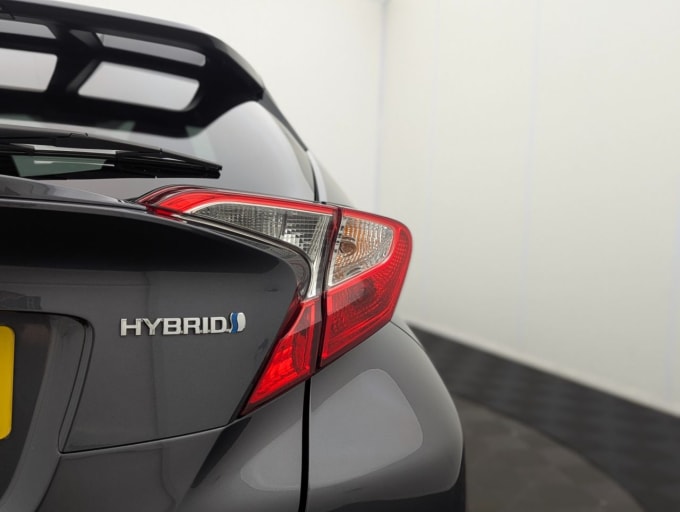 2025 Toyota C-hr