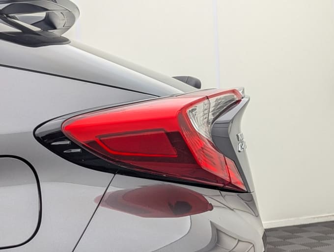 2025 Toyota C-hr