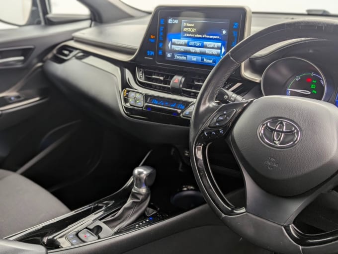 2025 Toyota C-hr