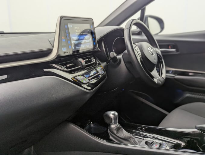 2025 Toyota C-hr