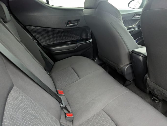 2025 Toyota C-hr