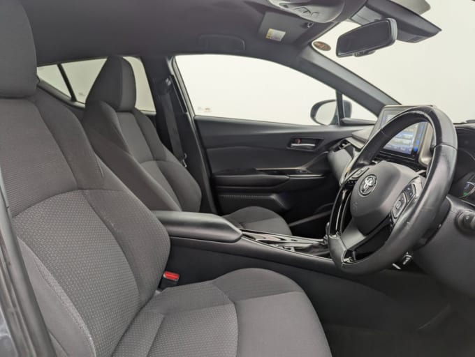 2025 Toyota C-hr