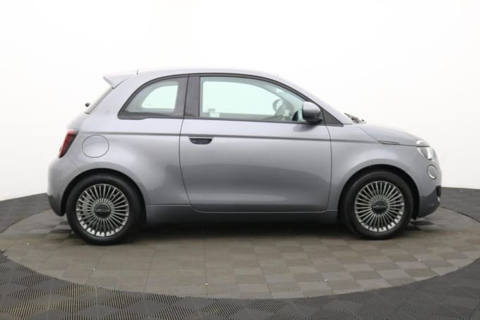 2025 Fiat 500e