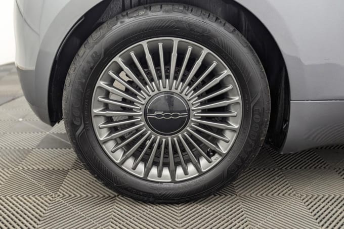 2025 Fiat 500e