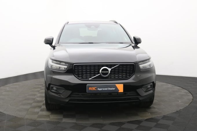 2025 Volvo Xc40