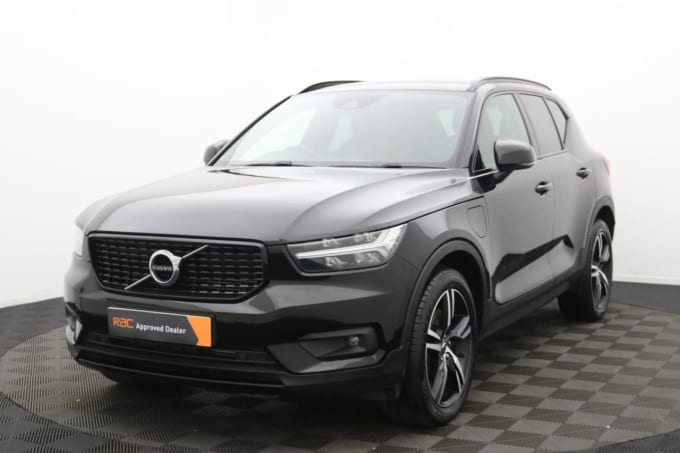 2025 Volvo Xc40