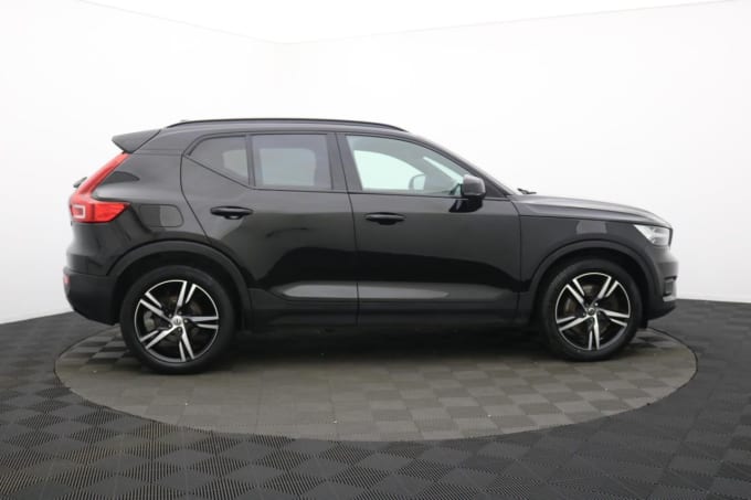 2025 Volvo Xc40