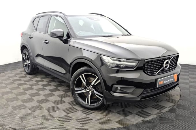 2025 Volvo Xc40