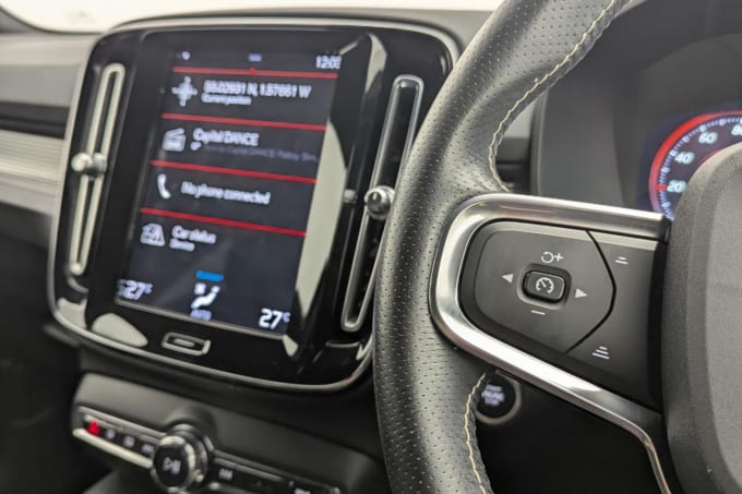 2025 Volvo Xc40