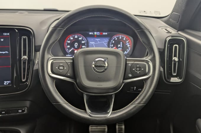 2025 Volvo Xc40