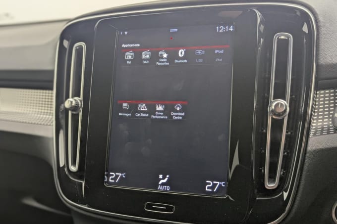 2025 Volvo Xc40