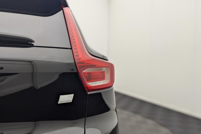 2025 Volvo Xc40