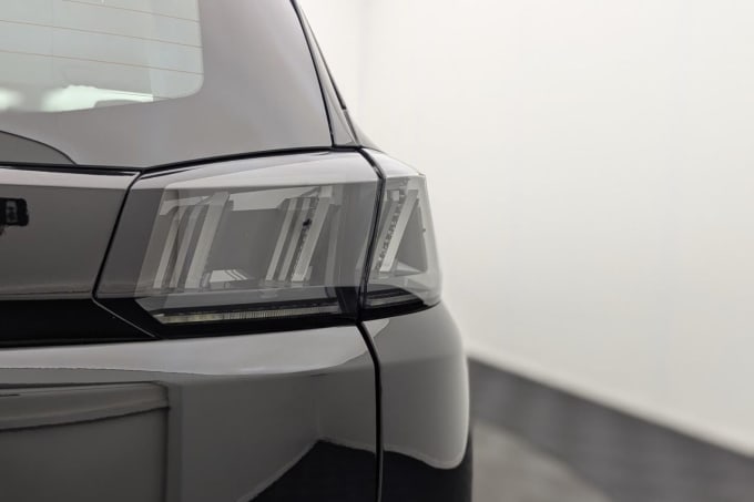 2025 Peugeot 5008