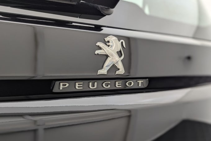 2025 Peugeot 5008