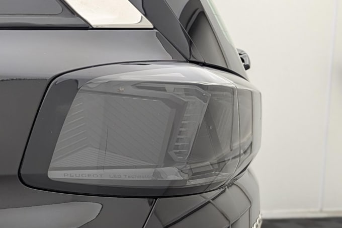 2025 Peugeot 5008