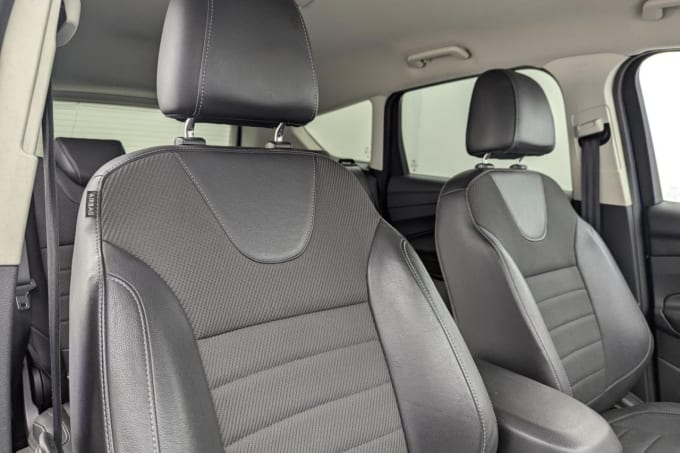 2025 Ford Kuga