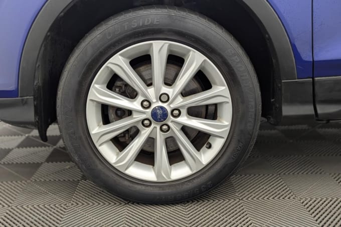 2025 Ford Kuga