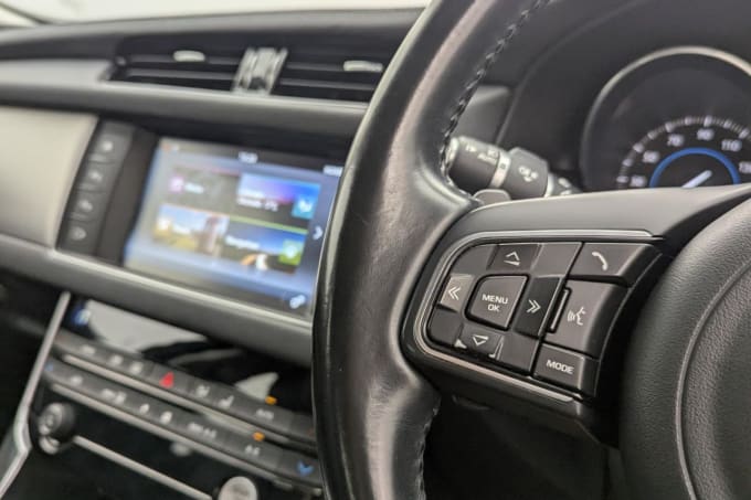 2025 Jaguar Xf