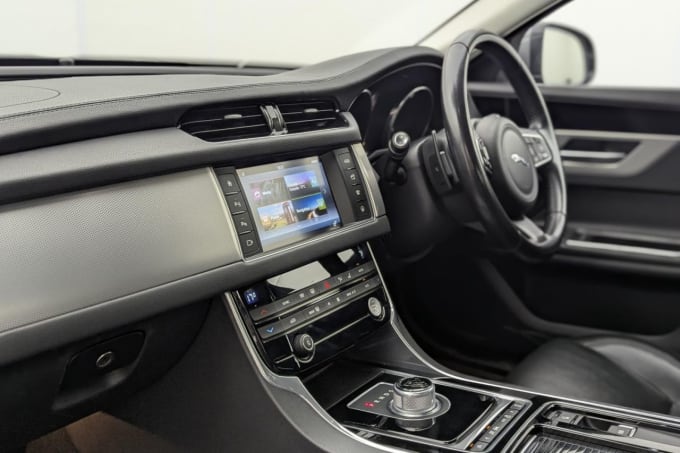 2025 Jaguar Xf