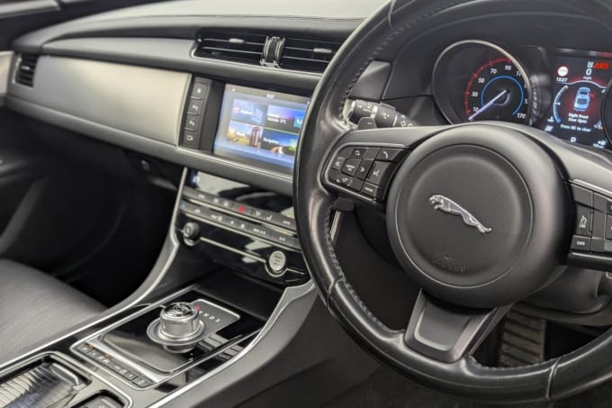 2025 Jaguar Xf