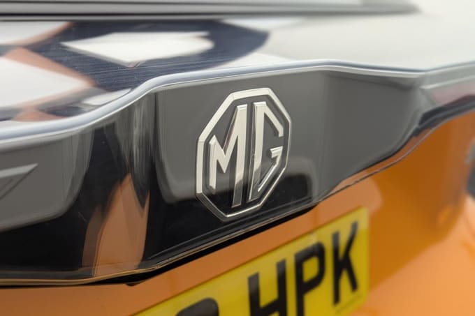 2025 Mg Mg4