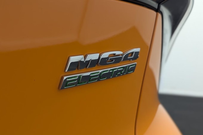 2025 Mg Mg4