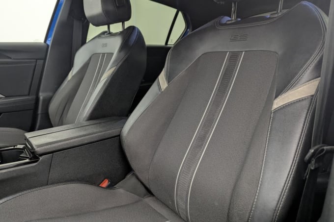 2025 Vauxhall Astra