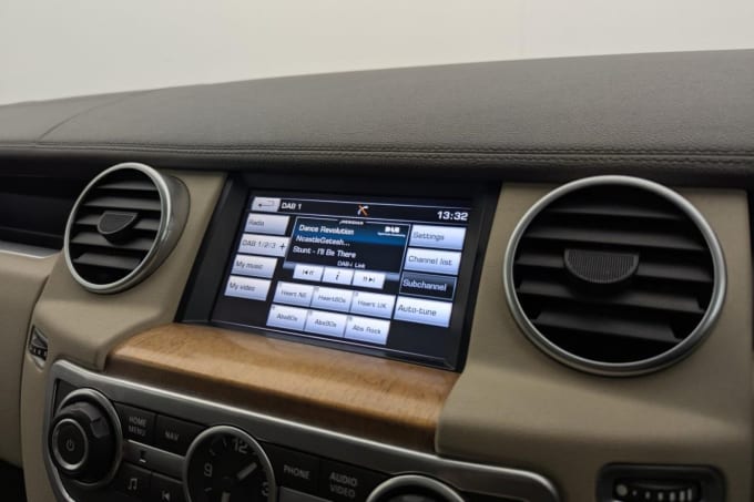 2025 Land Rover Discovery 4