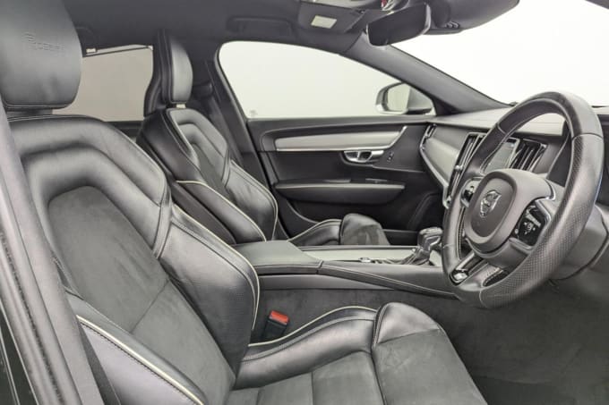 2025 Volvo S90