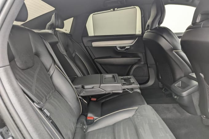 2025 Volvo S90