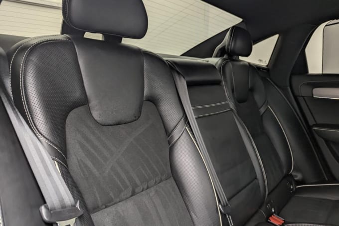 2025 Volvo S90