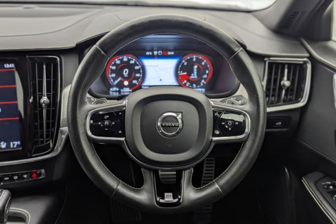 2025 Volvo S90