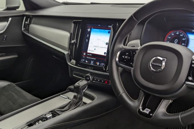 2025 Volvo S90