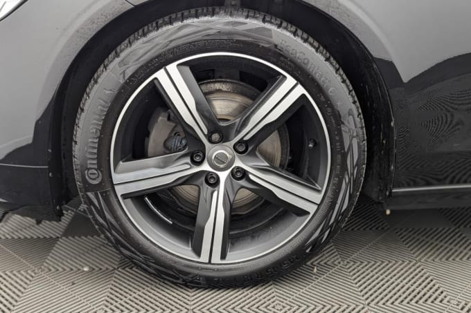 2025 Volvo S90
