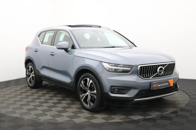 2025 Volvo Xc40