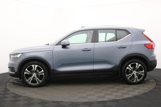 2025 Volvo Xc40