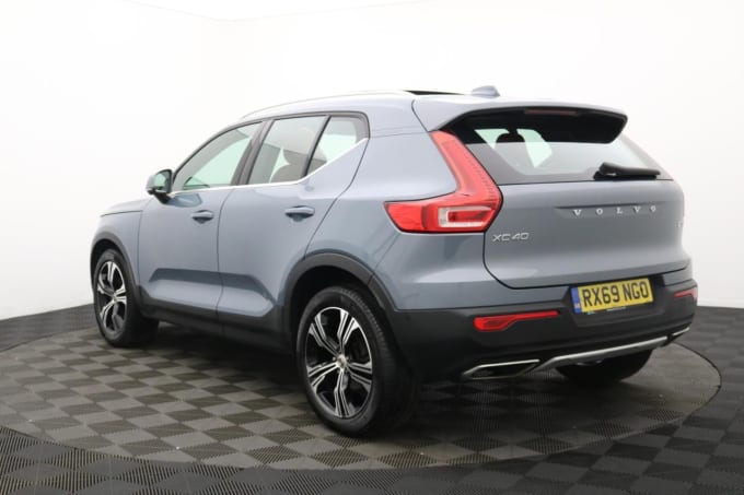 2025 Volvo Xc40