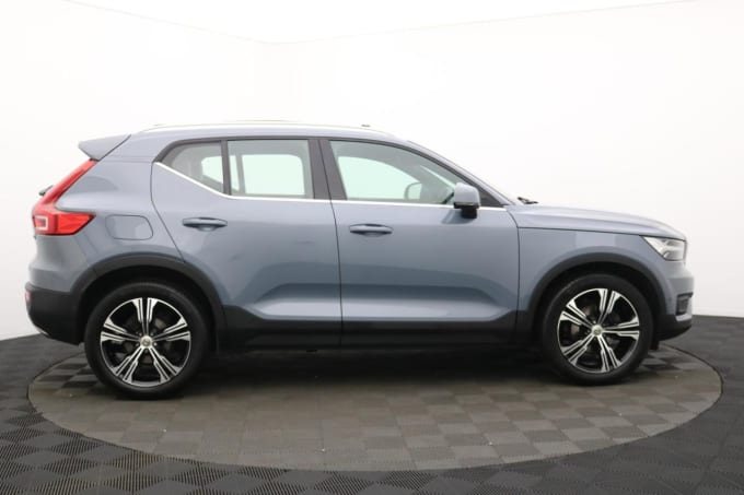 2025 Volvo Xc40