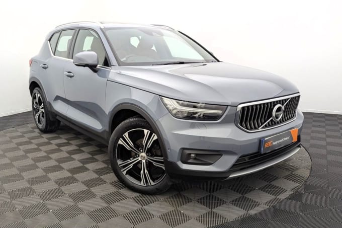2025 Volvo Xc40
