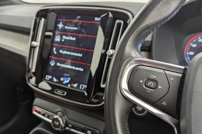 2025 Volvo Xc40